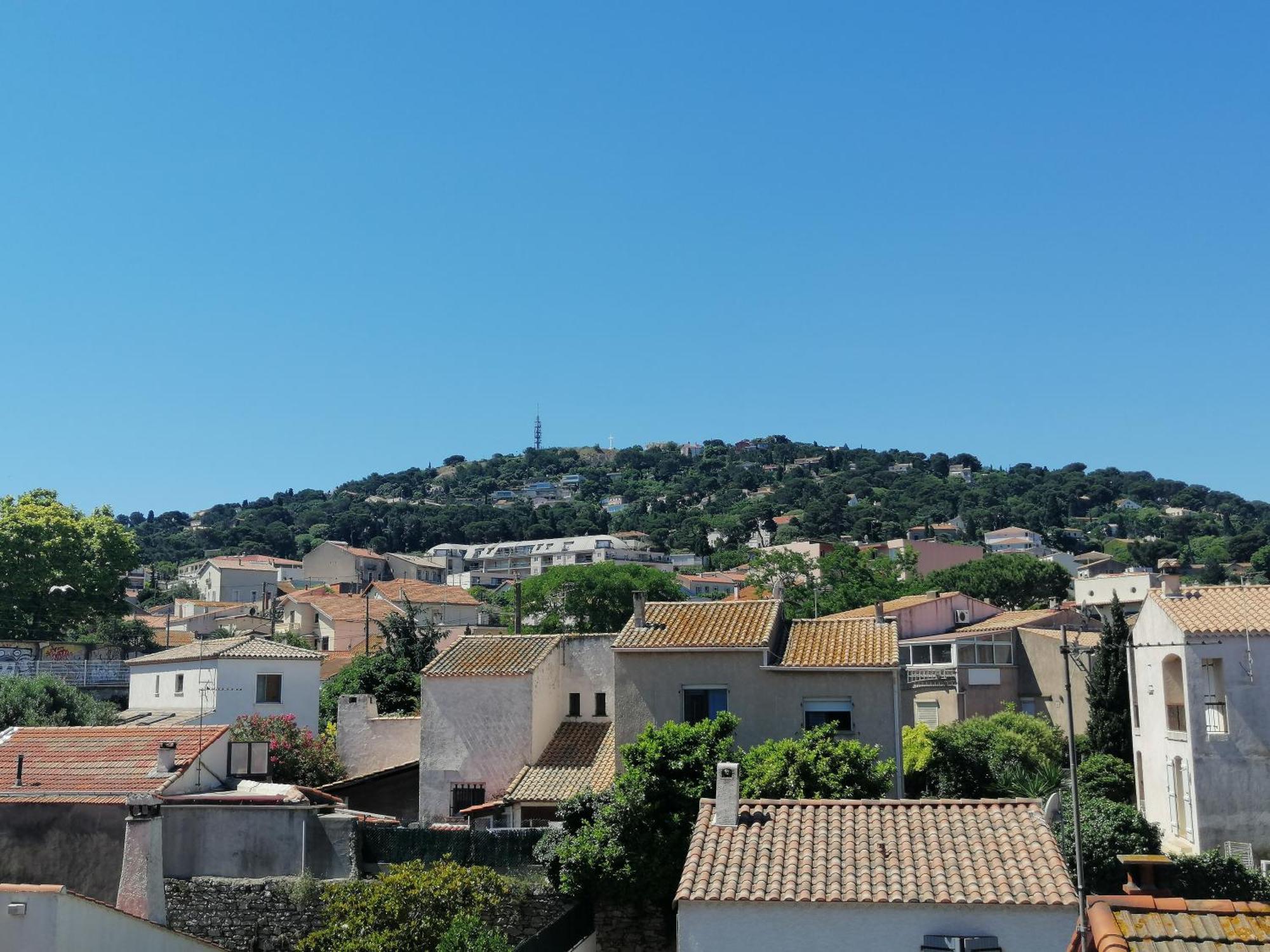 Le Piade, confort moderne, vue dégagée, clim, ascenseur, WiFi Sète Esterno foto